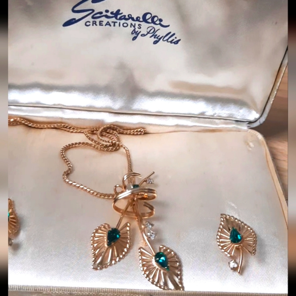 Vintage gold jewlery set